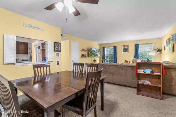 Louisville, KY 40222,1007 Lake Pl #H11