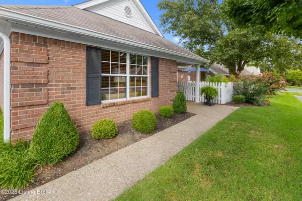 Louisville, KY 40242,1210 Fox Pointe Dr