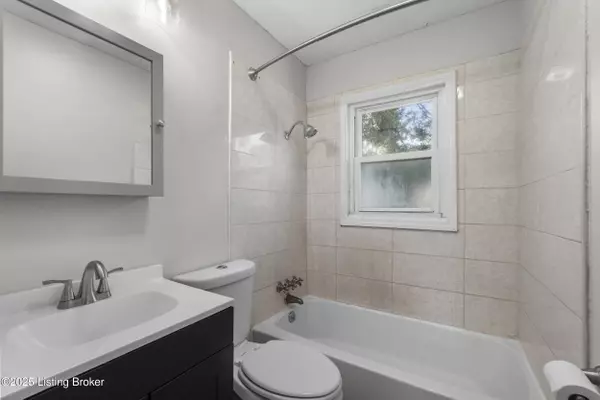 Louisville, KY 40242,1304 Gallant Fox Run Rd