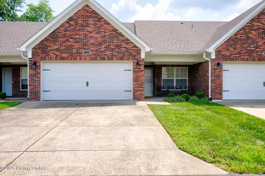 8228 Delta Cir, Louisville, KY 40228