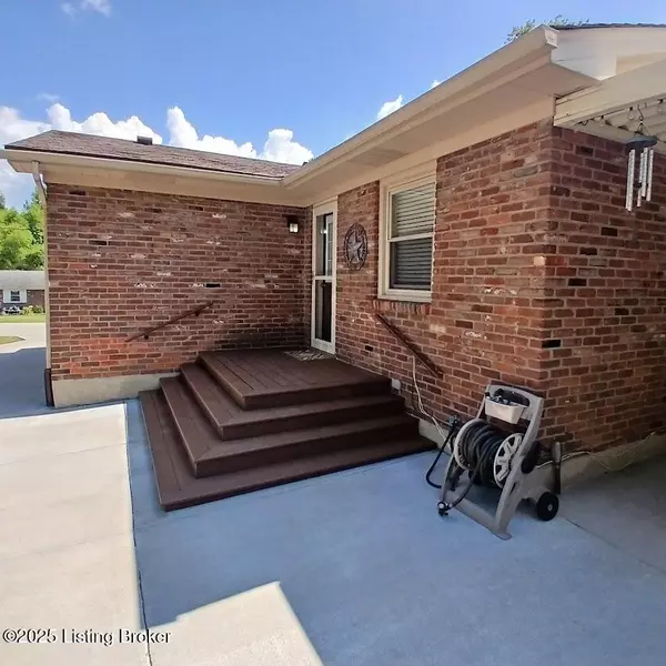 Louisville, KY 40272,3805 Sedalia TRL