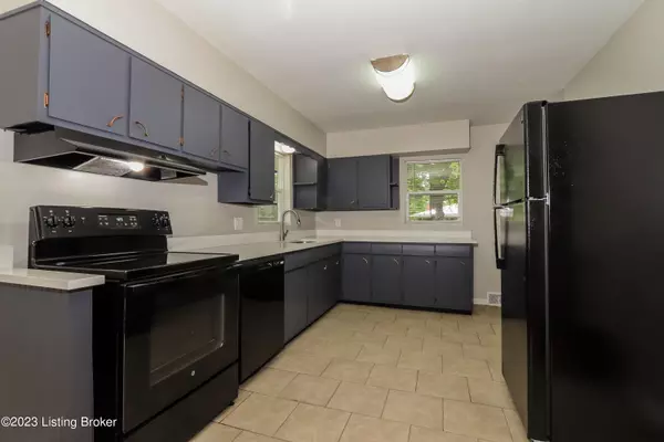 Louisville, KY 40216,3005 Rockford Ln