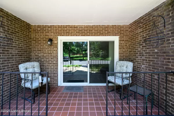 Elizabethtown, KY 42701,103 Freeman Green Dr #1B