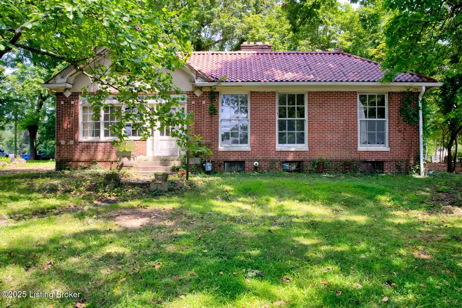 215 S Madison Ave, Louisville, KY 40243