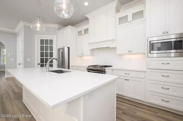 Prospect, KY 40059,6431 Passionflower Dr