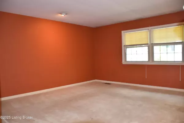 Louisville, KY 40222,8620 Whipps Bend Rd