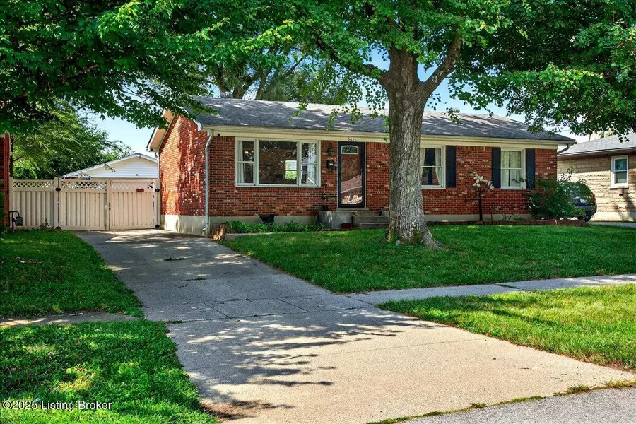 5614 Fruitwood Dr, Louisville, KY 40272