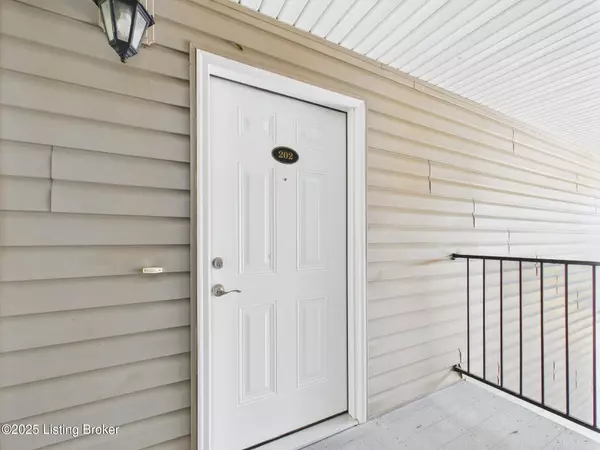 Louisville, KY 40291,9400 Clubview Dr #202