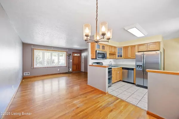 Louisville, KY 40272,10823 Milwaukee WAY