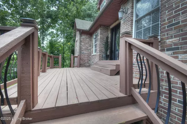 Louisville, KY 40214,6206 Oak Valley Dr