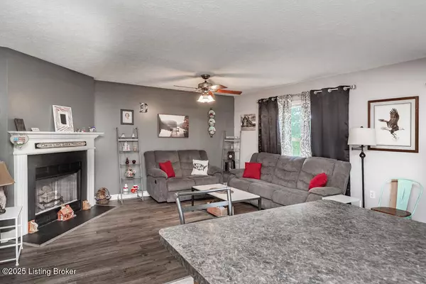 Nicholasville, KY 40356,900 Pinoak Dr