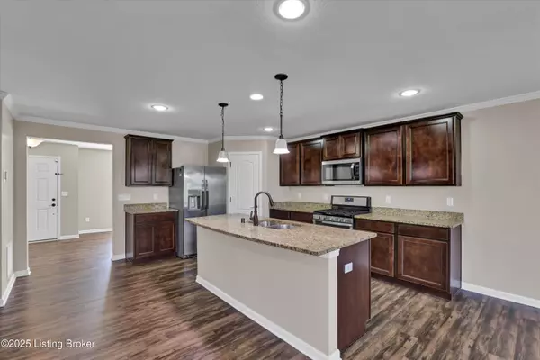 Louisville, KY 40299,11903 Trottingham Cir