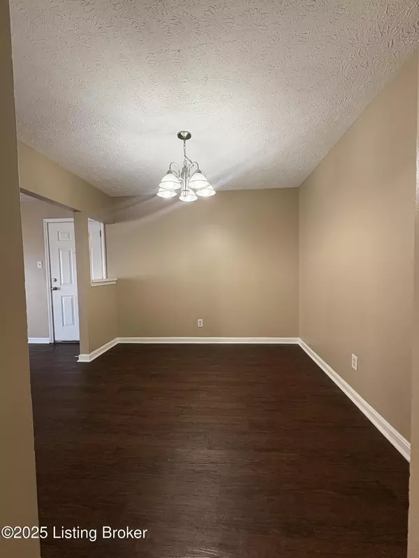 Louisville, KY 40223,1102 La Fontenay Ct