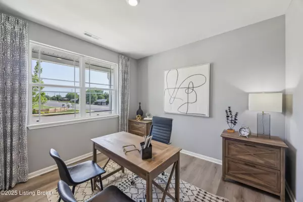 Louisville, KY 40229,8111 Cedar Meadows Ln
