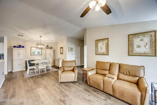 Louisville, KY 40243,1209 Winter Springs Ct #202