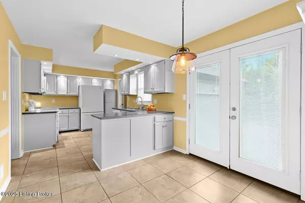 Louisville, KY 40220,1908 Arboro Pl