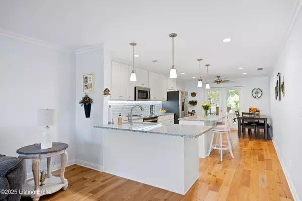 Louisville, KY 40291,8107 Cedar Crest Ln