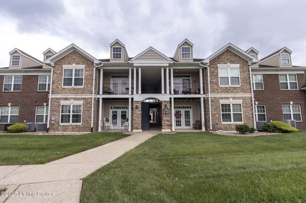 10203 Lark Meadow Dr #201, Louisville, KY 40291