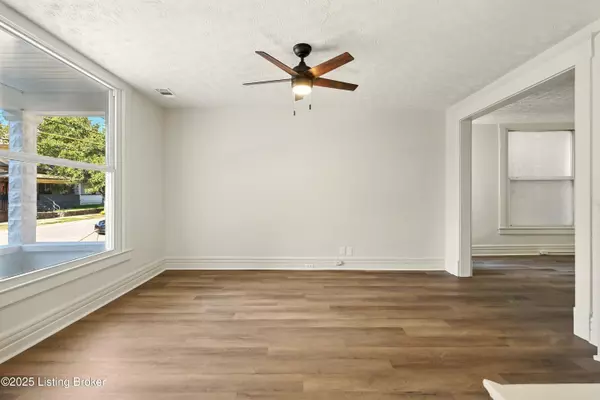 Louisville, KY 40203,429 E Oak St