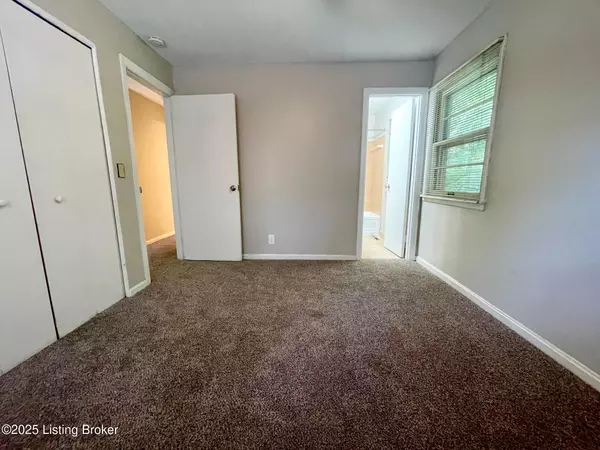 Louisville, KY 40220,2421 Ridgeview Ave