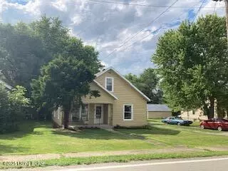 823 Main St, Pleasureville, KY 40057
