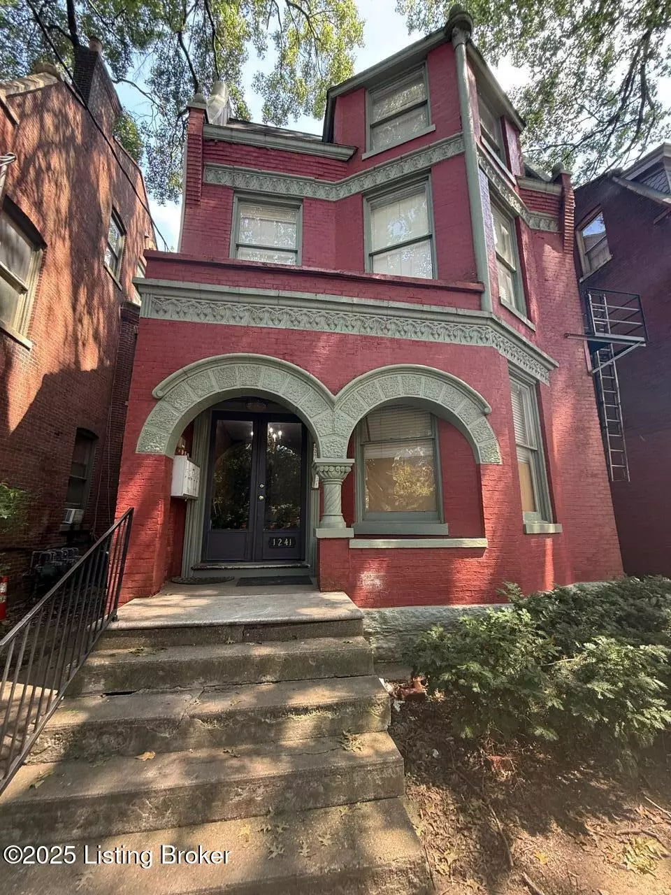 Louisville, KY 40203,1241 S 1st St