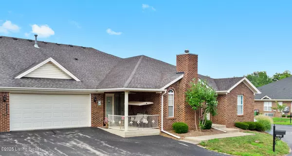 5215 Sand Wood Ln, Louisville, KY 40272