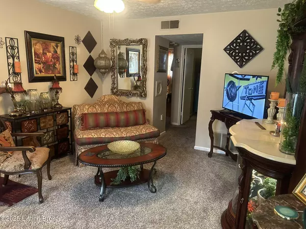 Louisville, KY 40220,3333 Breckenridge Ln