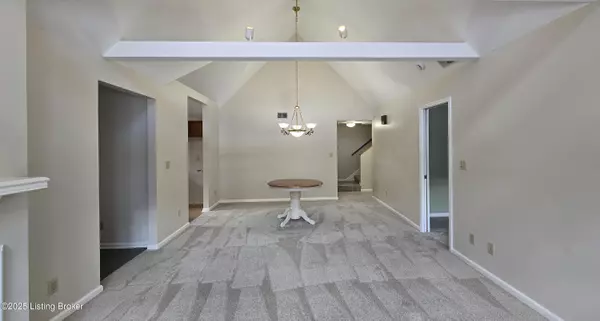 Louisville, KY 40223,1704 Eastbridge Ct