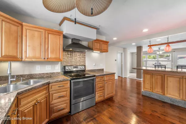 Louisville, KY 40220,3115 Radiance Rd