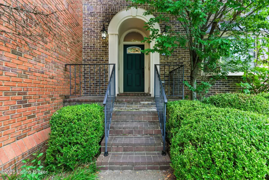 295 Patchen Dr, Lexington, KY 40517