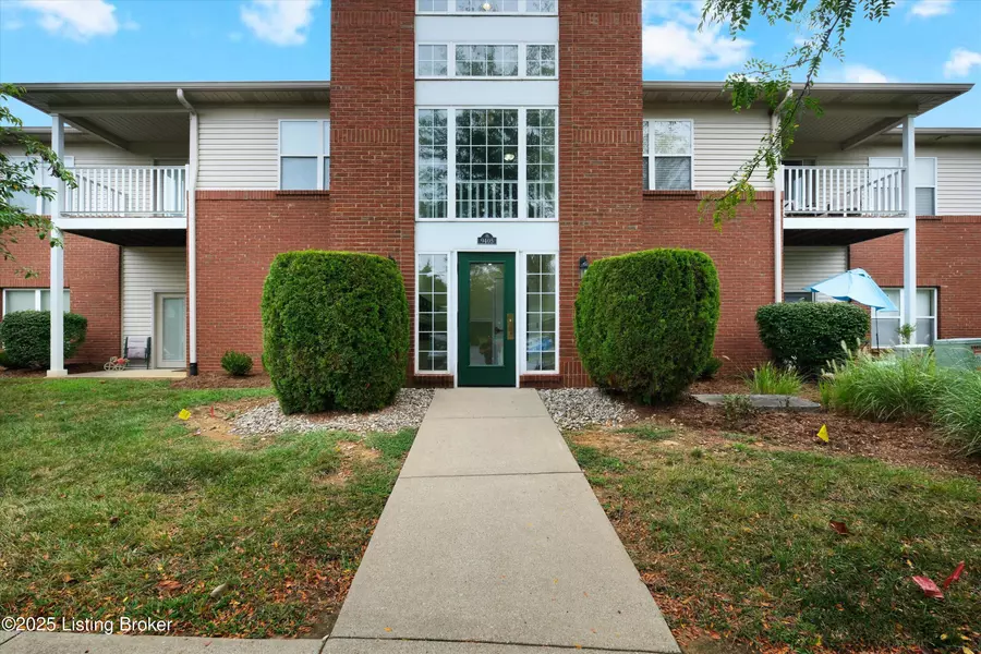 9405 Magnolia Ridge Dr #UNIT 202, Louisville, KY 40291