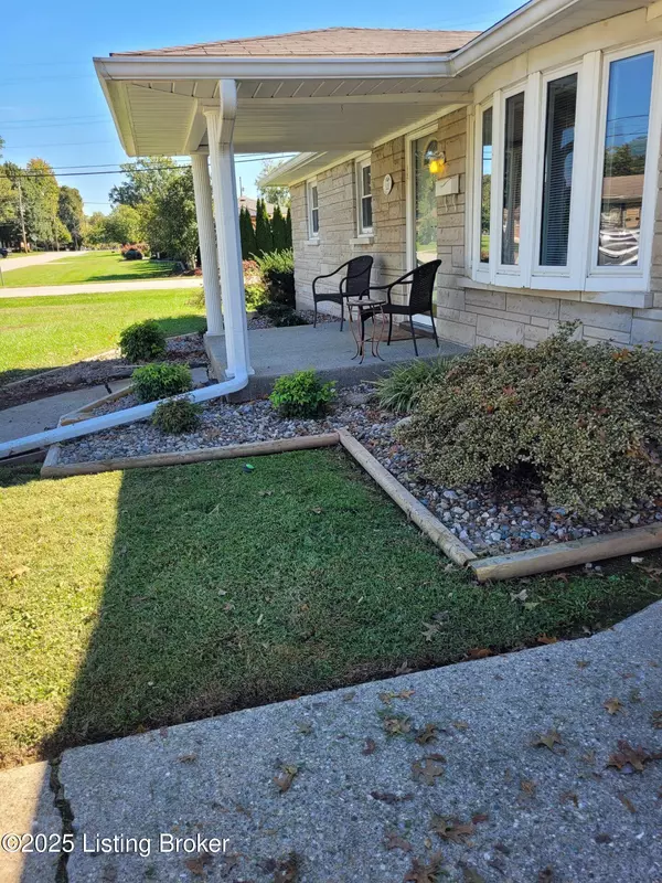 Louisville, KY 40258,6100 Azalea Ln