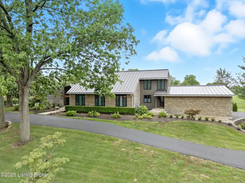 901 Rugby Pl, Louisville, KY 40222