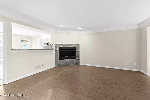 Louisville, KY 40243,12408 Brightfield Dr