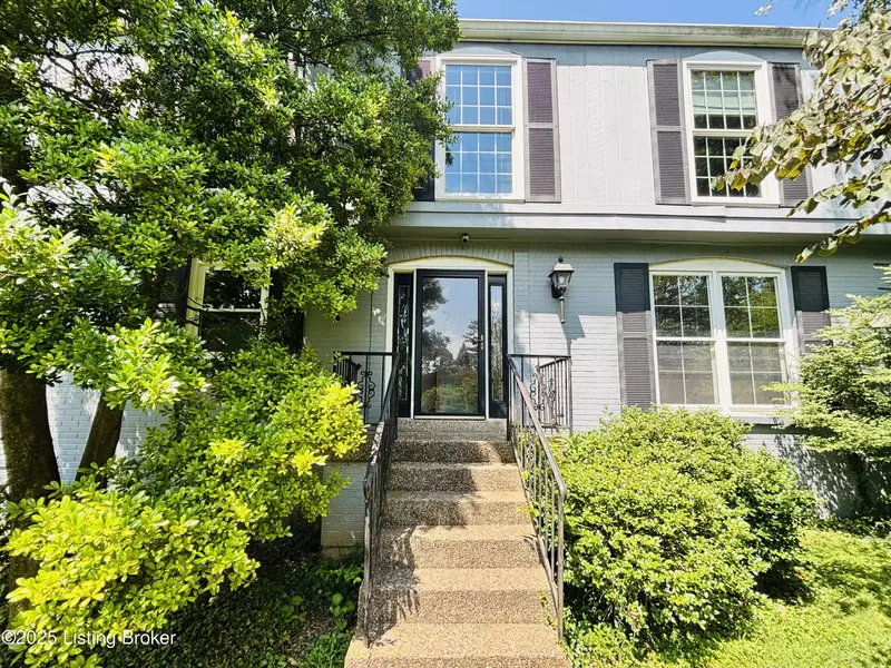 7005 Green Spring Dr, Louisville, KY 40241