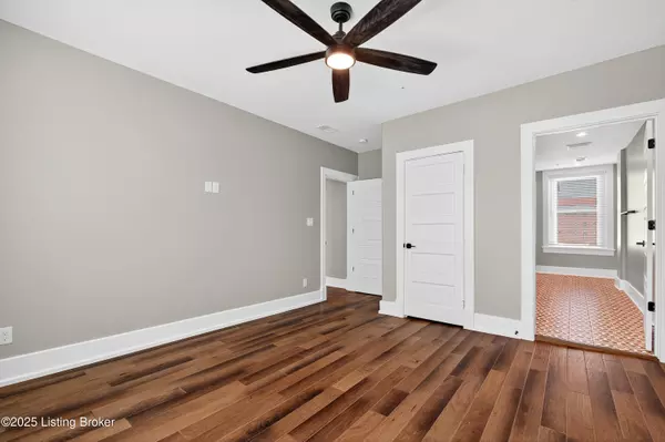 Louisville, KY 40203,1529 W Market St