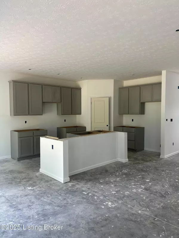 Louisville, KY 40245,16725 Meander WAY