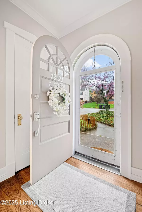 Louisville, KY 40205,1921 Trevilian WAY