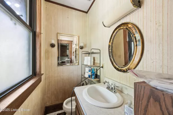 Louisville, KY 40208,1422 S Floyd St