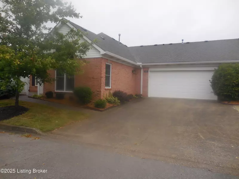 125 Azalea Ct, La Grange, KY 40031