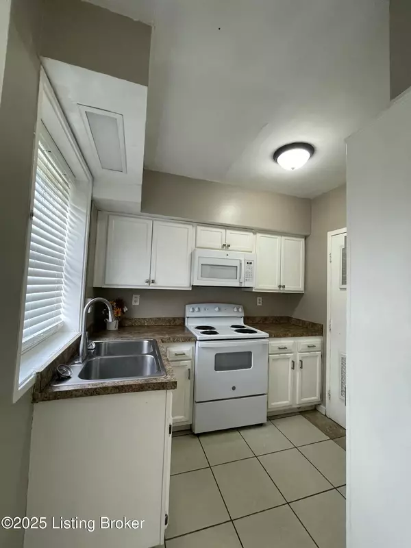 Louisville, KY 40210,1802 La Salle Pl