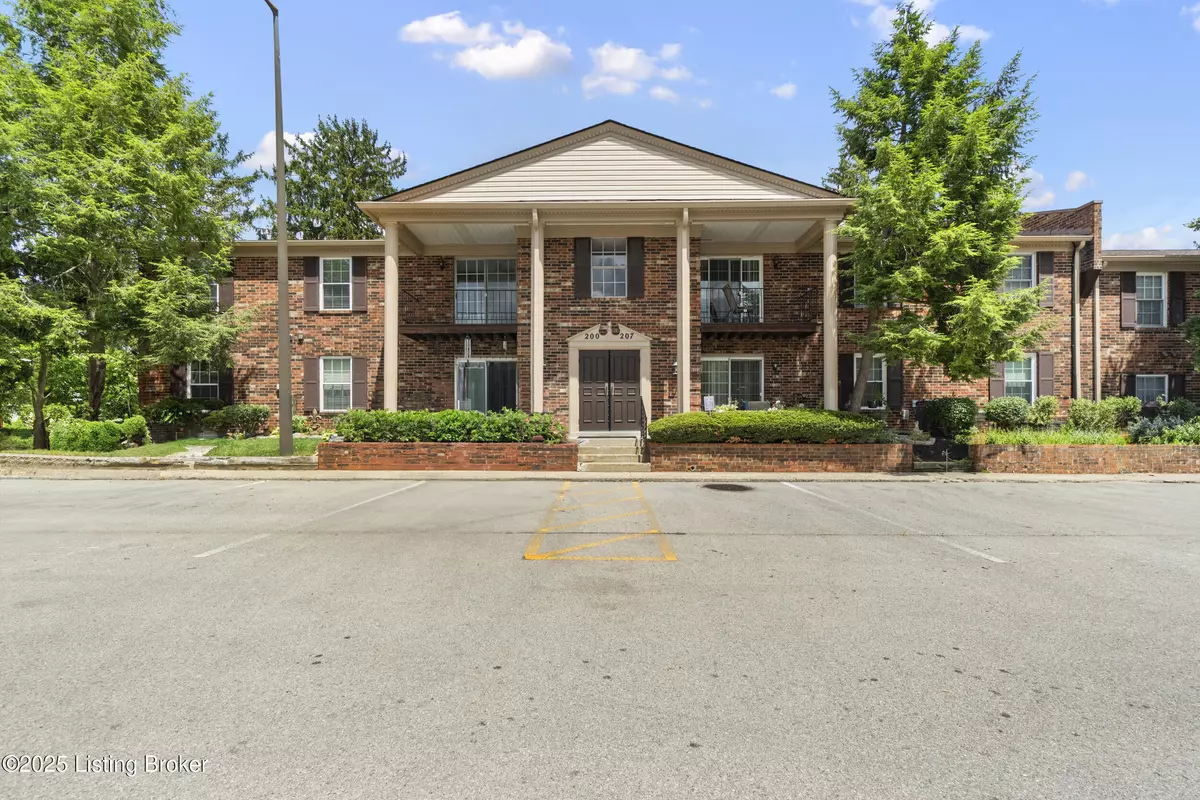 Louisville, KY 40243,204 Logsdon Ct