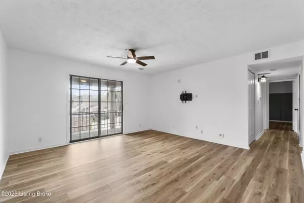 Louisville, KY 40243,204 Logsdon Ct