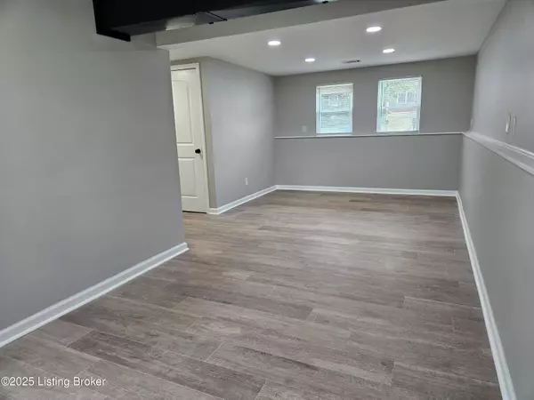 Louisville, KY 40241,5204 Baywood Dr
