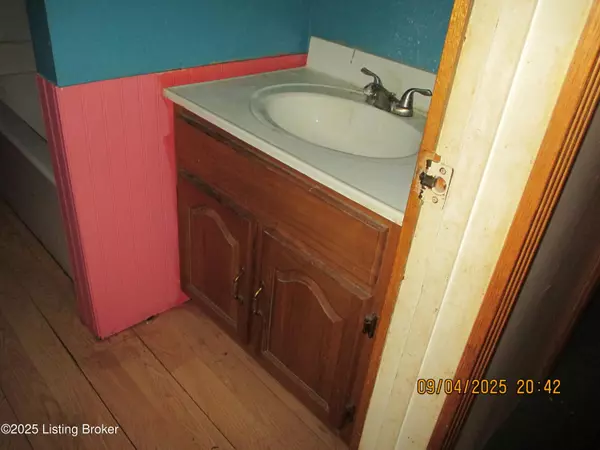 Pleasureville, KY 40057,932 Bunk Rd Rd