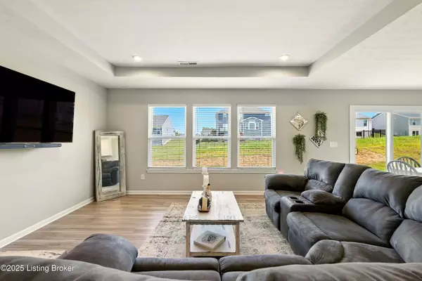 La Grange, KY 40031,3810 Scarlet Oak Ln