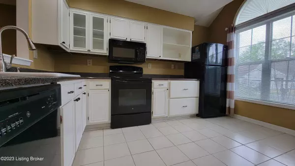 Louisville, KY 40241,10520 Bay Pointe Ct