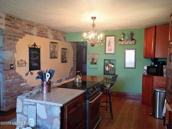 Lebanon Junction, KY 40150,176 Paul Harned Rd