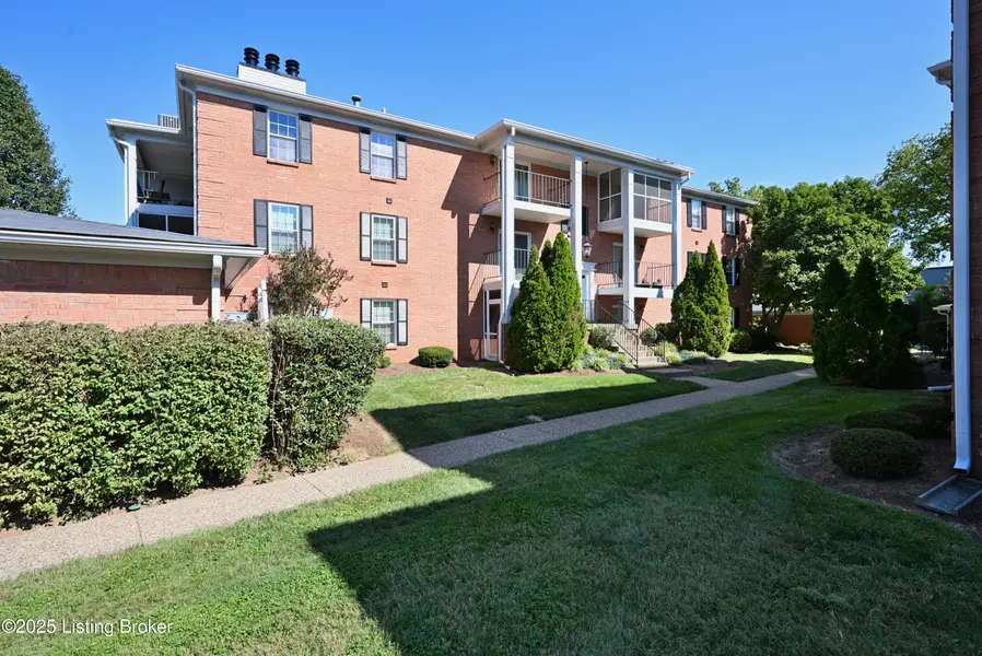 1105 Donard Park Ave, Louisville, KY 40218